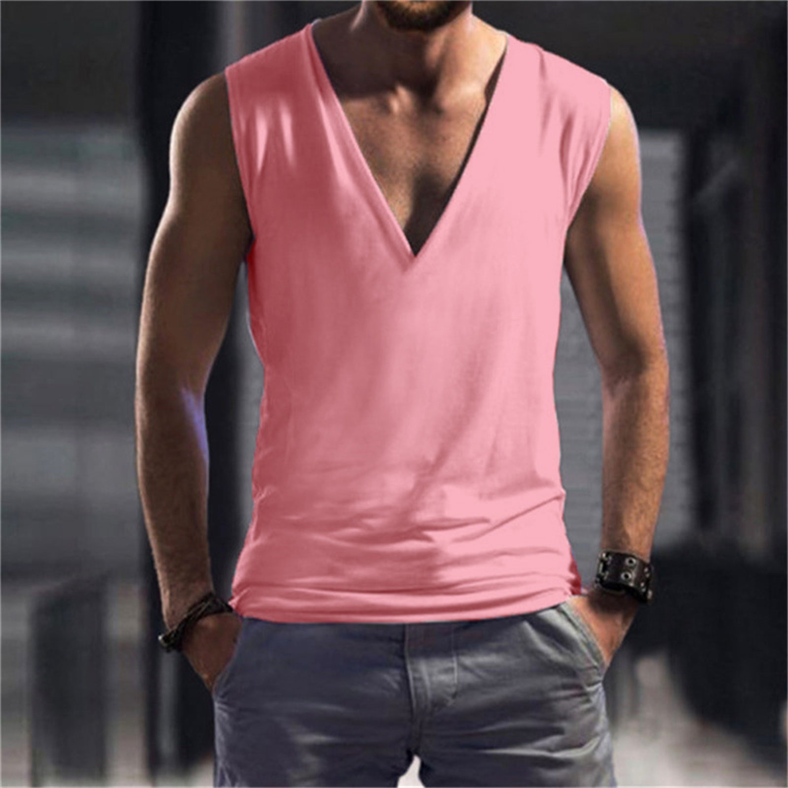 thumbnail image 5 of Camiseta sin mangas de cuello en V lisa para hombre: camiseta informal transpirable sin mangas para el verano, la playa y el entrenamiento., 5 of 5